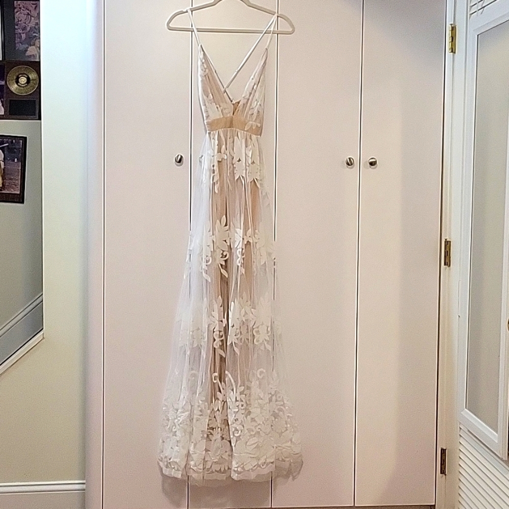 NWT Luxxel Gown
